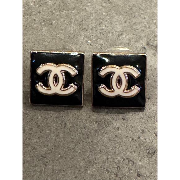 Chanel CC Black Enamel White Stud Earrings B22A CGHW Authentic CoA - Picture 1 of 5